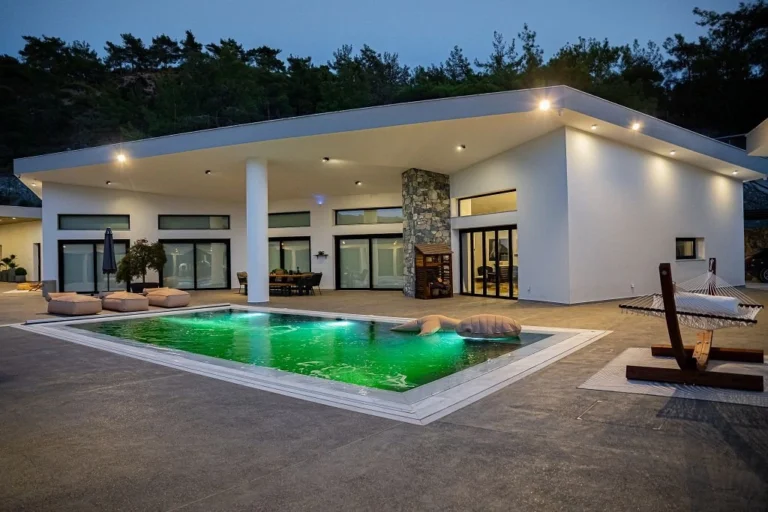 6+ Bedroom House for Sale in Louvaras, Limassol District
