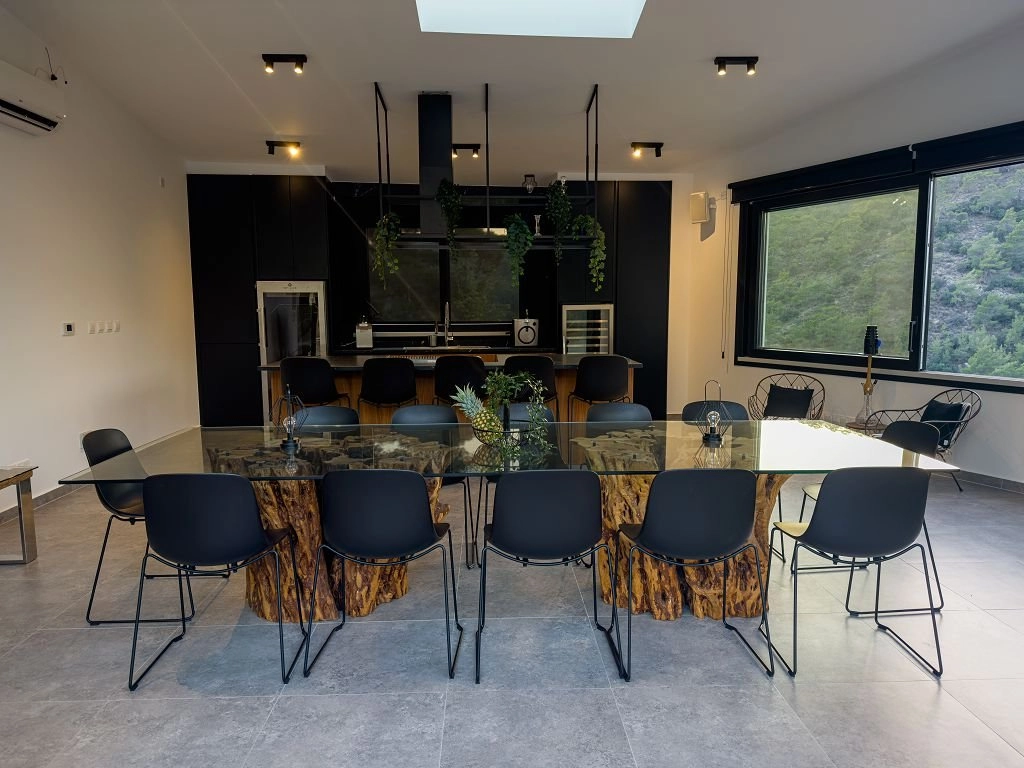 6+ Bedroom House for Sale in Louvaras, Limassol District
