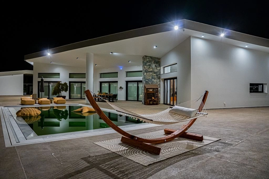 6+ Bedroom House for Sale in Louvaras, Limassol District