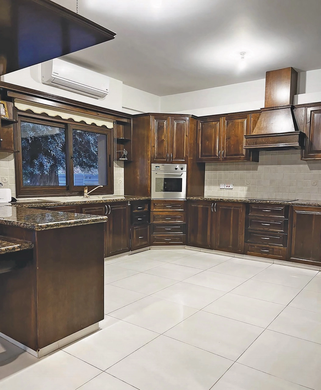 6+ Bedroom House for Sale in Palodeia, Limassol District