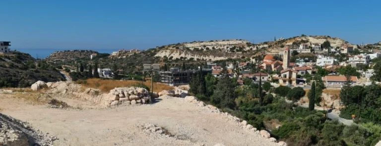 2,000m² Plot for Sale in Agios Tychonas, Limassol District