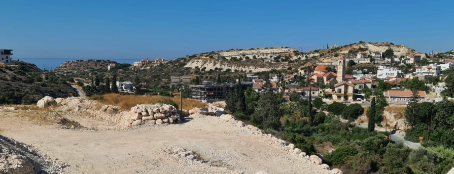 2,000m² Plot for Sale in Agios Tychonas, Limassol District
