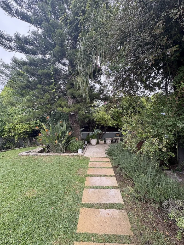 5 Bedroom House for Sale