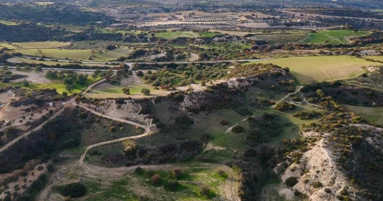 16,389m² Plot for Sale in Drouseia, Paphos District
