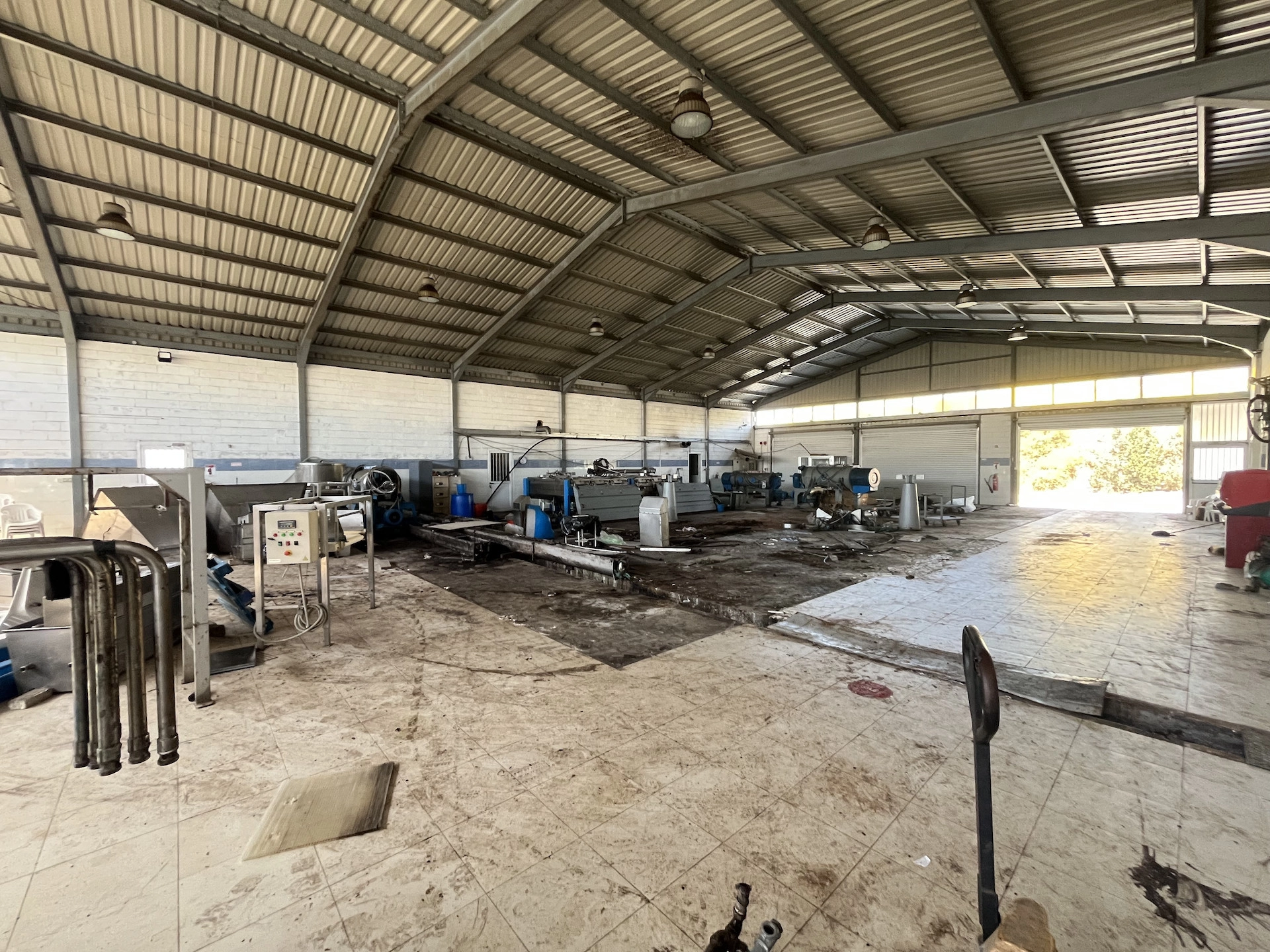 1000m² Building for Rent in Ypsonas, Limassol District