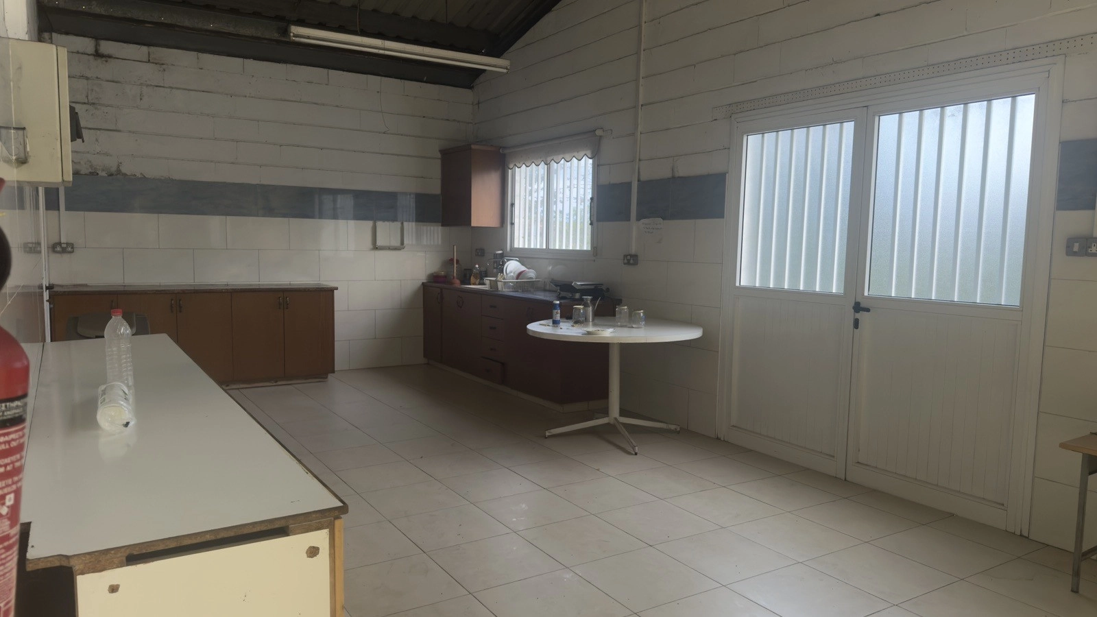 1000m² Building for Rent in Ypsonas, Limassol District