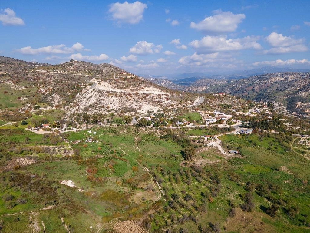 14,416m² Plot for Sale in Episkopi, Paphos District