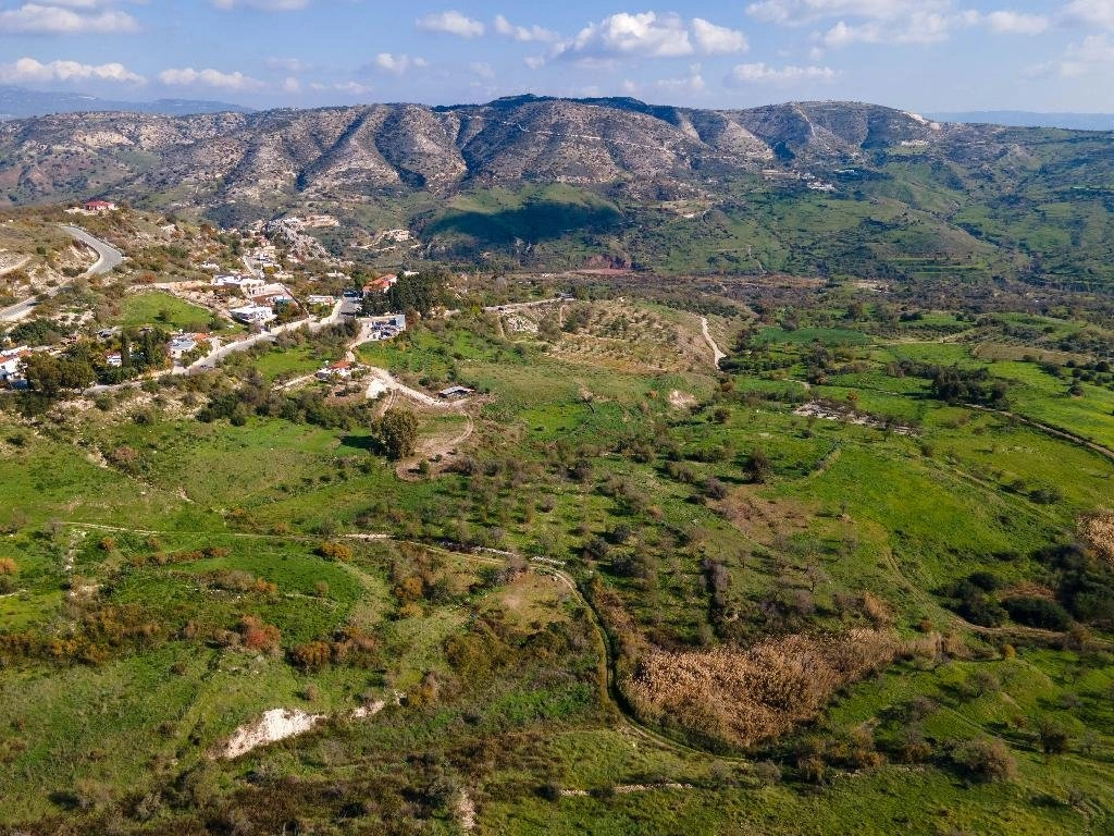 14,416m² Plot for Sale in Episkopi, Paphos District