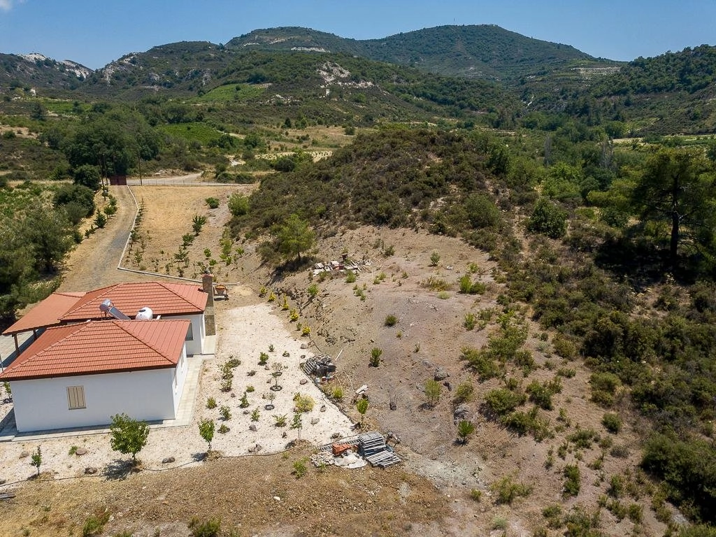 6,587m² Plot for Sale in Mandria, Limassol District