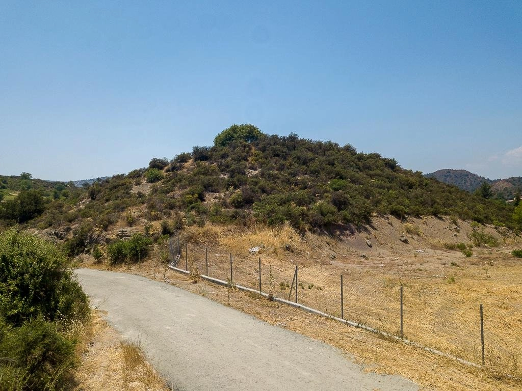 6,587m² Plot for Sale in Mandria, Limassol District