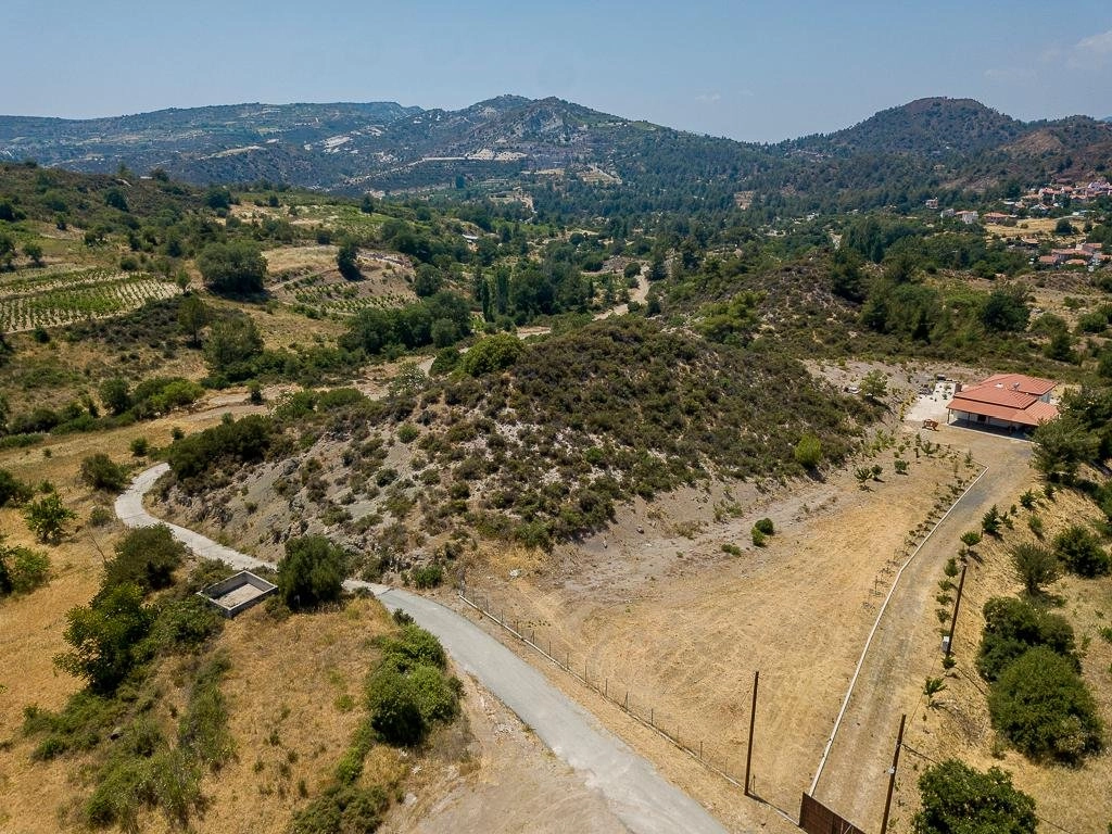 6,587m² Plot for Sale in Mandria, Limassol District
