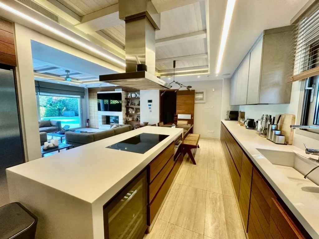 5 Bedroom House for Sale in Limassol District