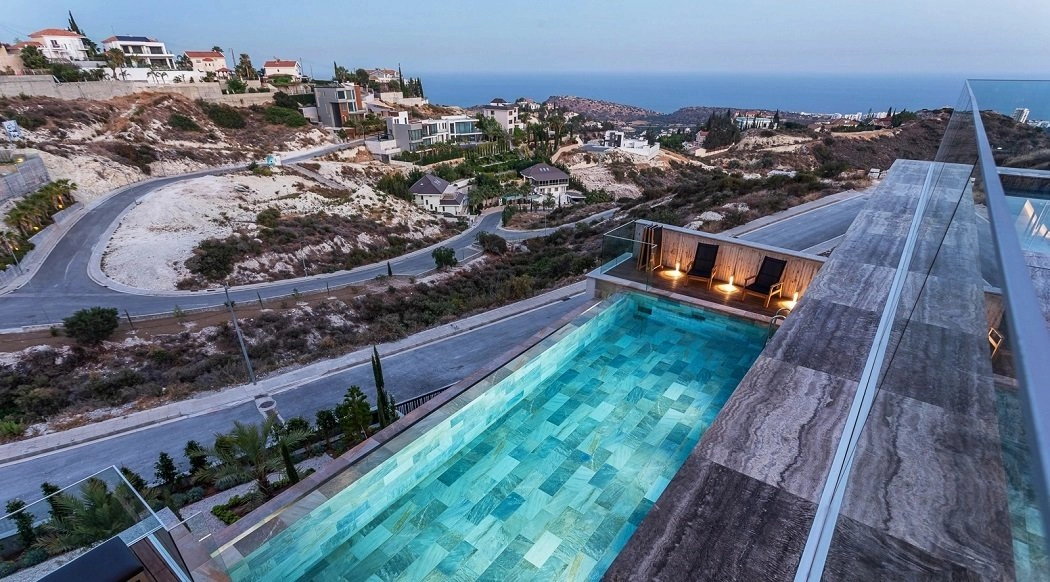 6+ Bedroom House for Sale in Agios Tychonas, Limassol District