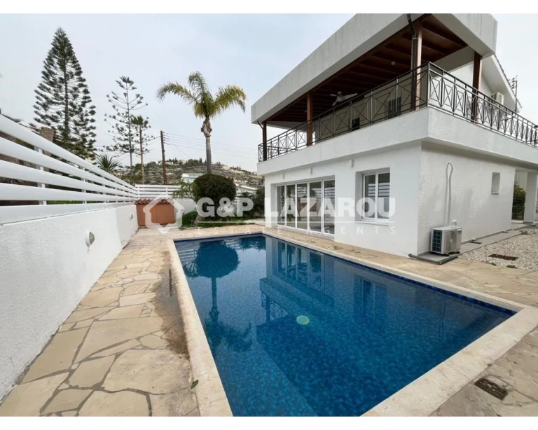 2 Bedroom House for Rent in Agios Tychonas, Limassol District
