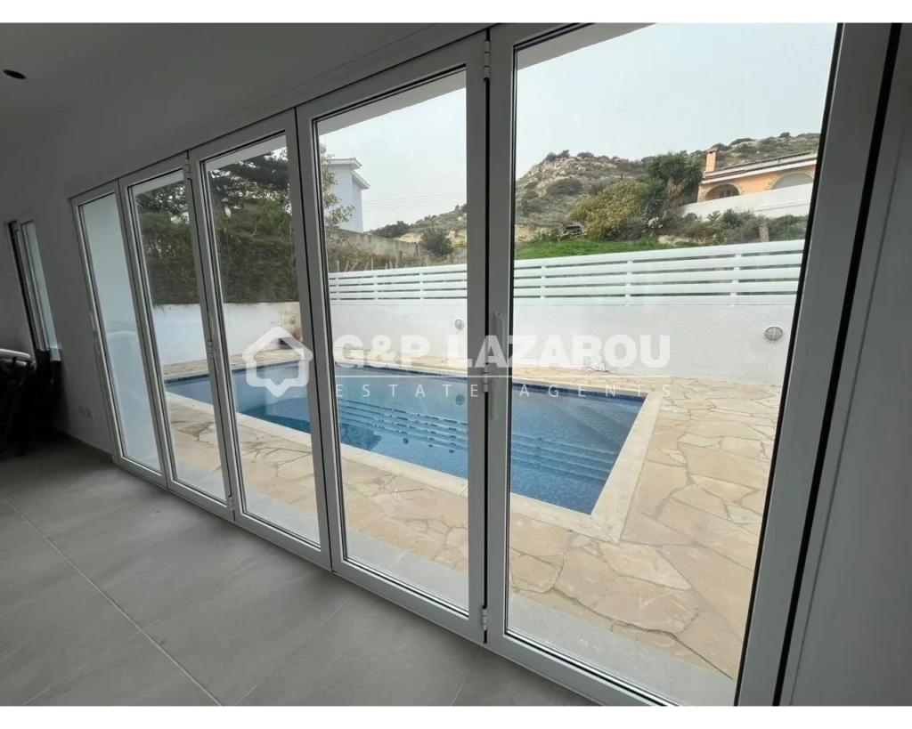 2 Bedroom House for Rent in Agios Tychonas, Limassol District