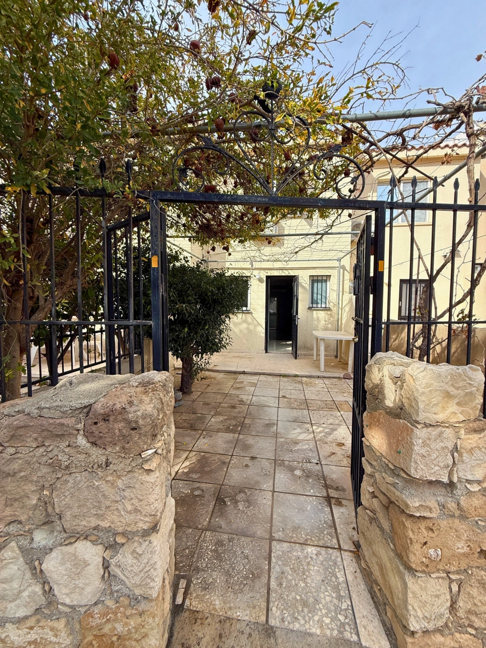 2 Bedroom House for Sale in Tombs Of the Kings, Paphos District