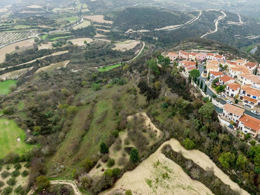 3,680m² Plot for Sale in Tsada, Paphos District