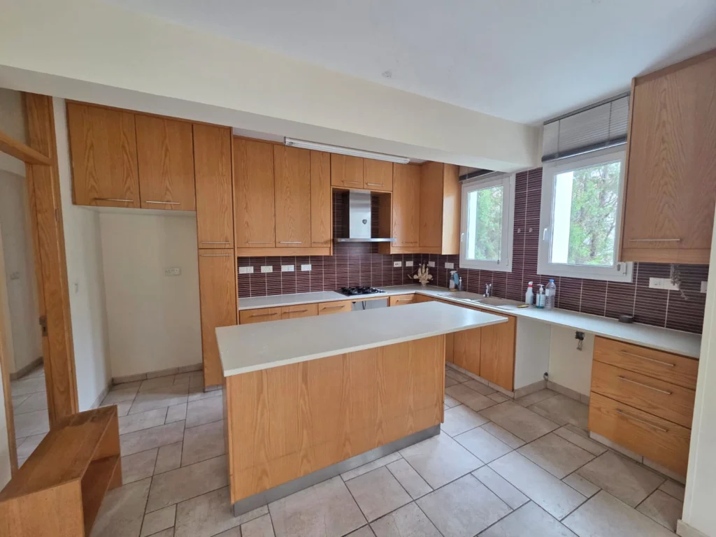 4 Bedroom House for Sale