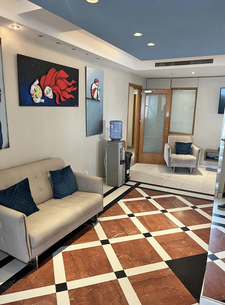 570m² Office for Sale