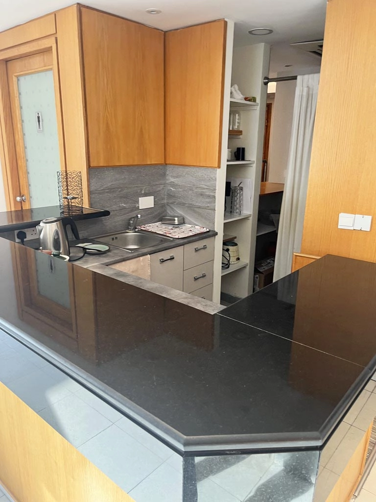 570m² Office for Sale