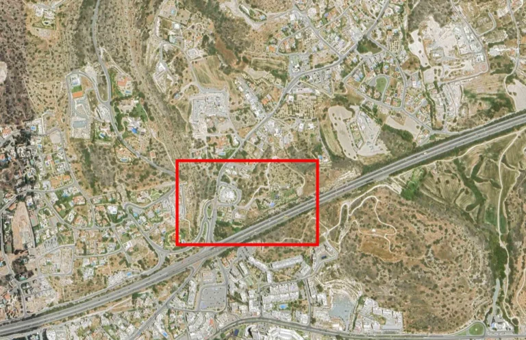 4,000m² Plot for Sale in Agios Tychonas, Limassol District