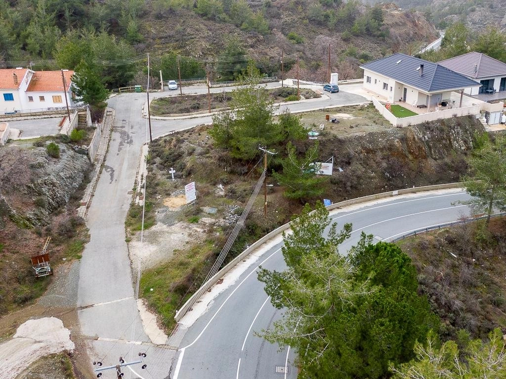 1,612m² Plot for Sale in Agros, Limassol District