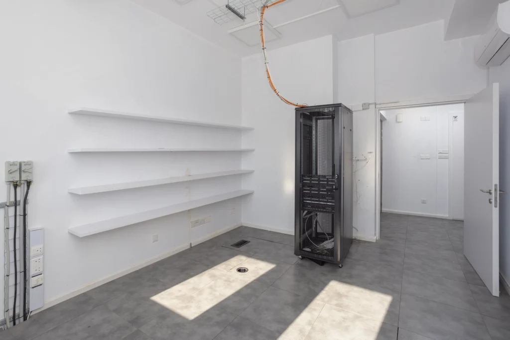 2000m² Building for Rent in Limassol – Apostolos Andreas