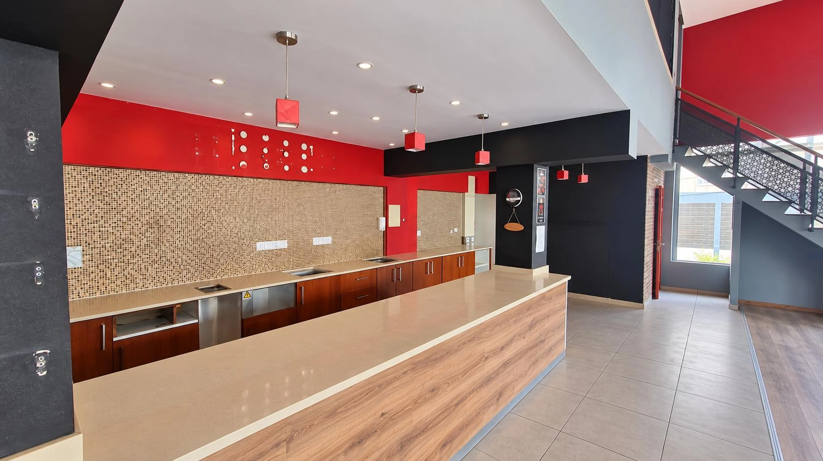 246m² Office for Rent