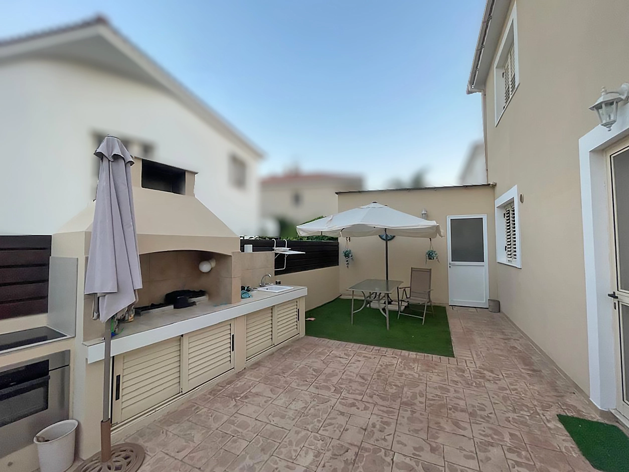 4 Bedroom House for Sale
