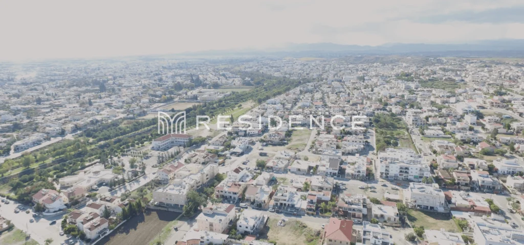720m² Plot for Sale