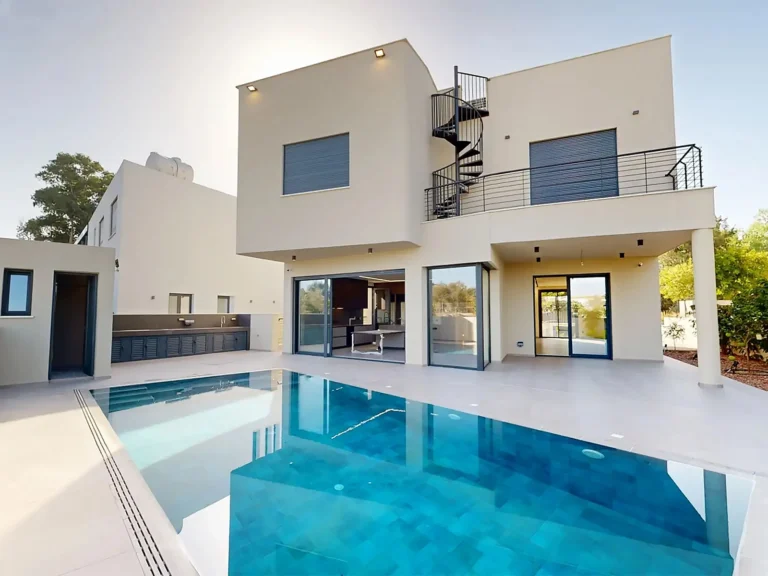 5 Bedroom House for Sale