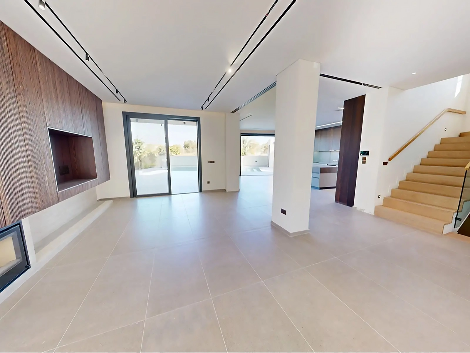 5 Bedroom House for Sale