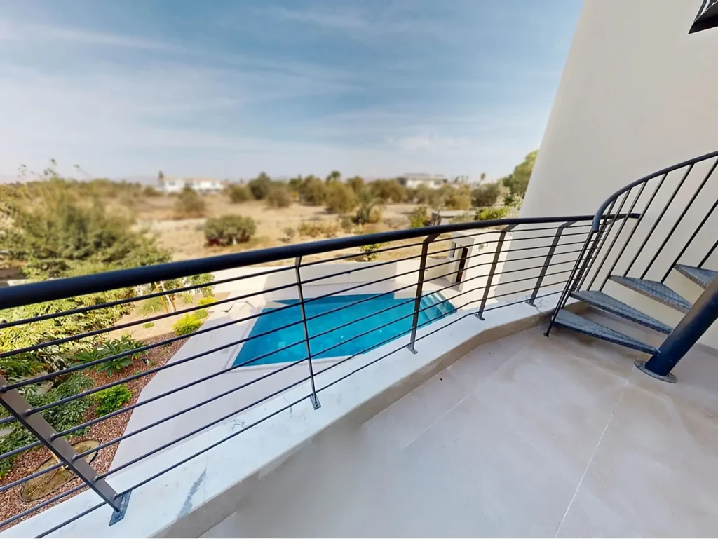 5 Bedroom House for Sale
