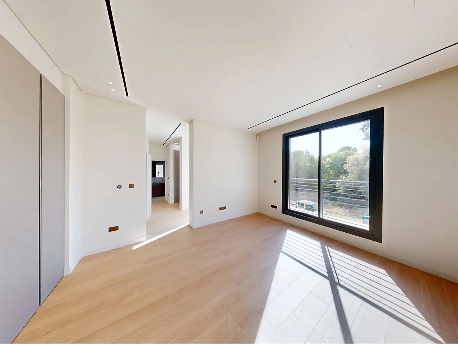 5 Bedroom House for Sale