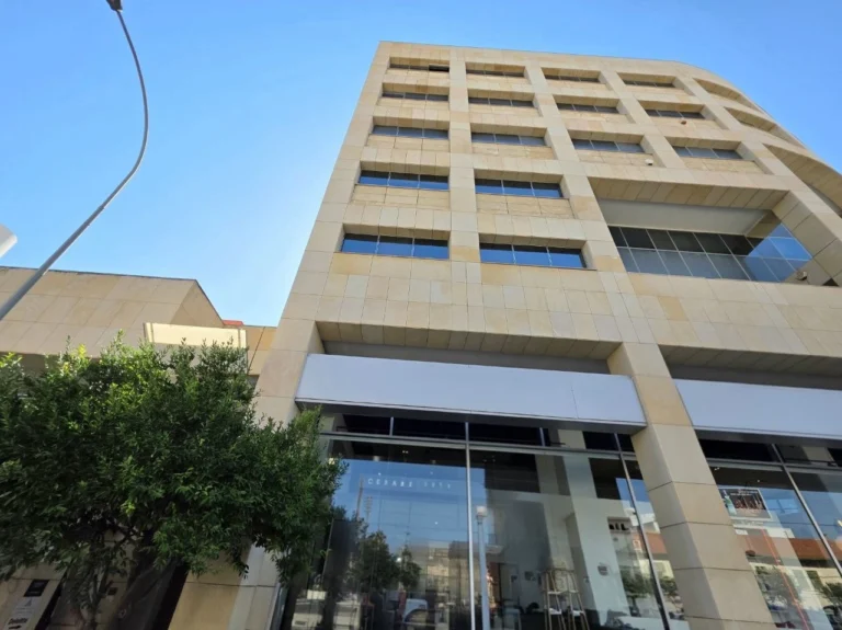 122m² Office for Rent