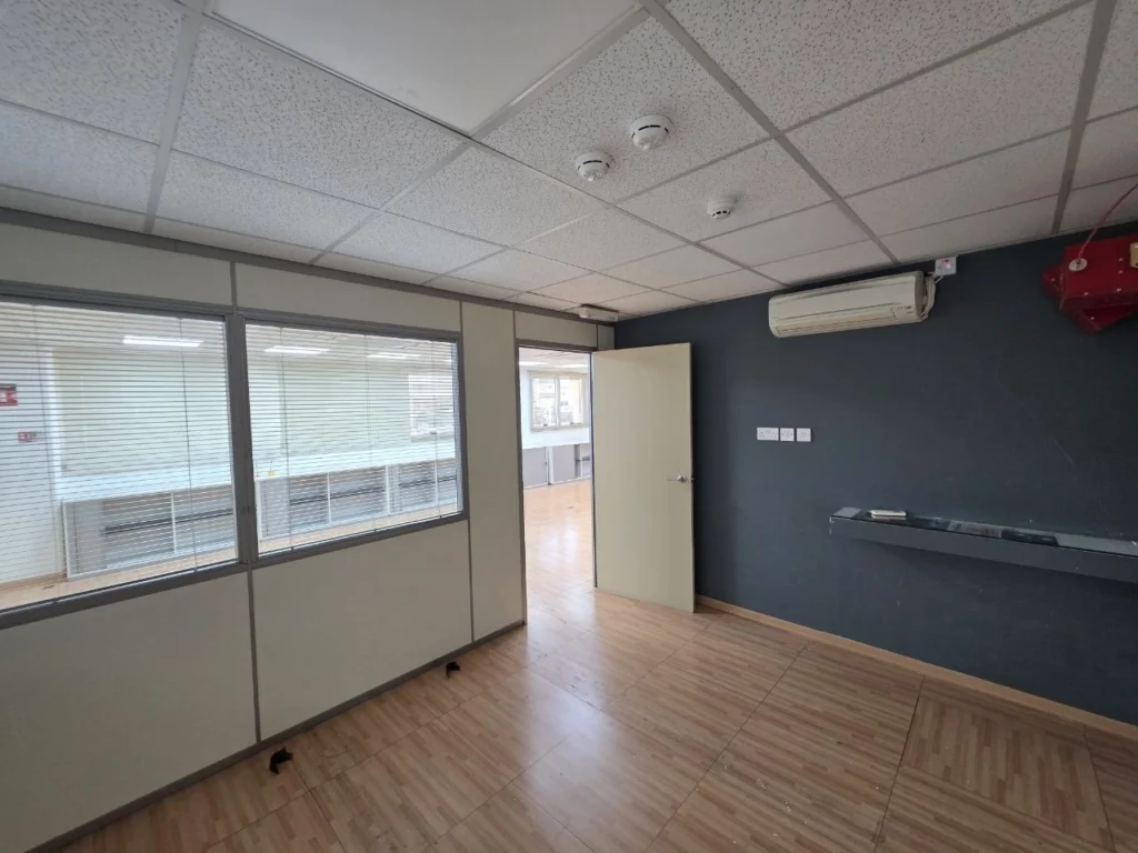 122m² Office for Rent