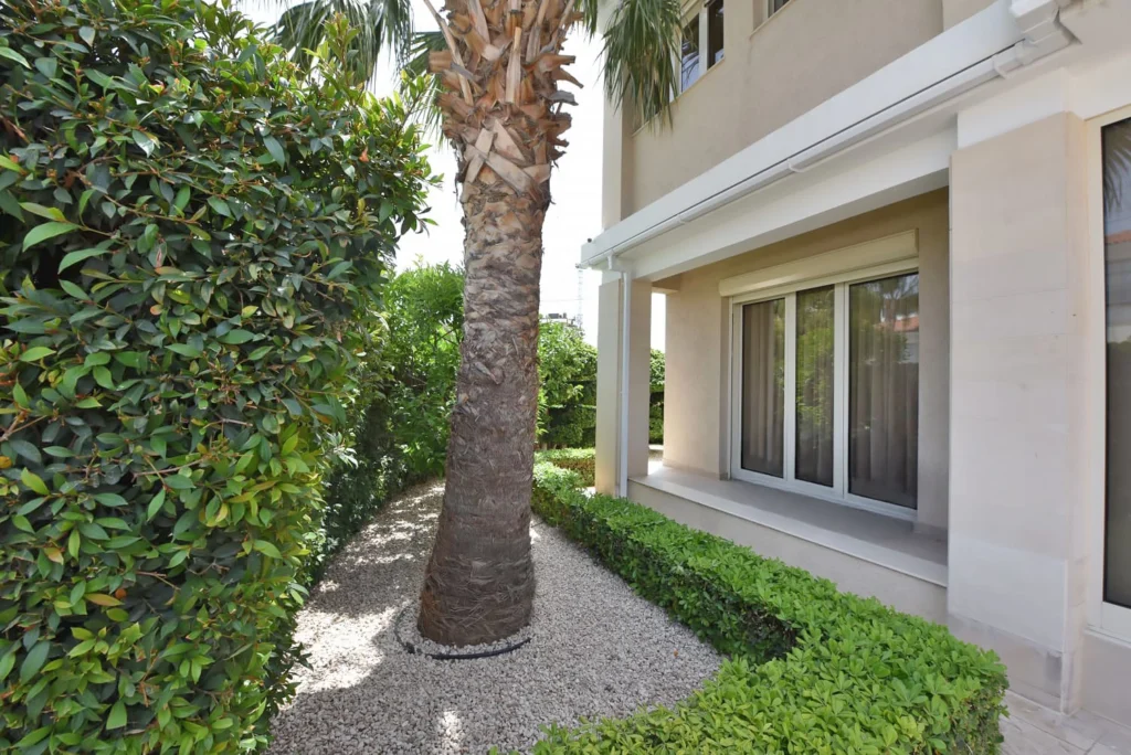 5 Bedroom House for Sale