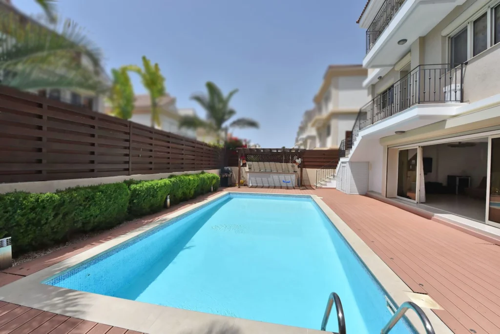 5 Bedroom House for Sale