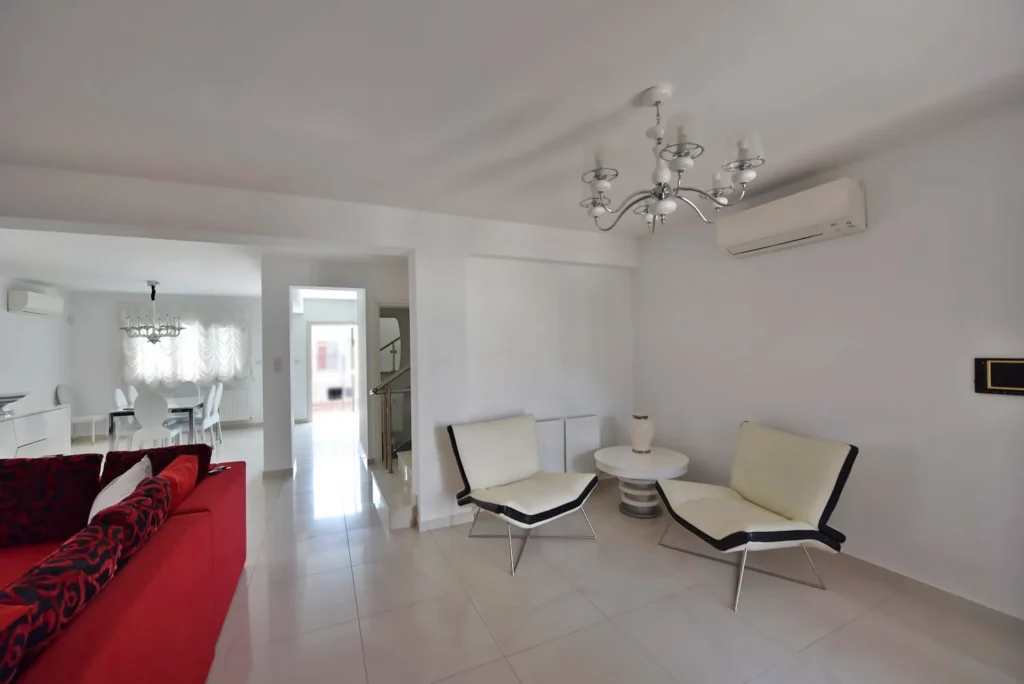 5 Bedroom House for Sale