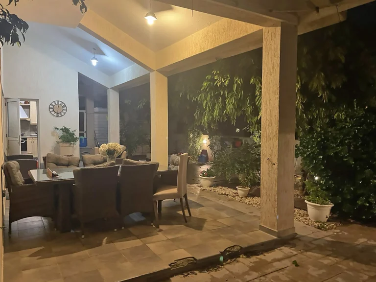 5 Bedroom House for Sale in Trachoni Lemesou, Limassol District