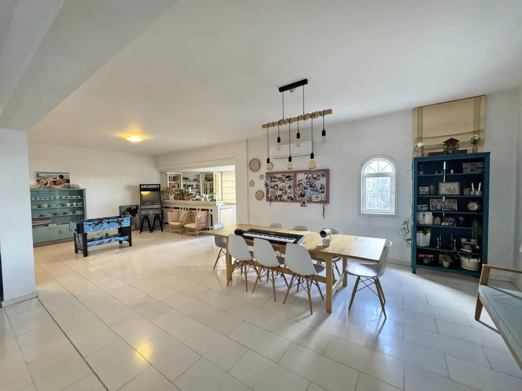 4 Bedroom House for Sale