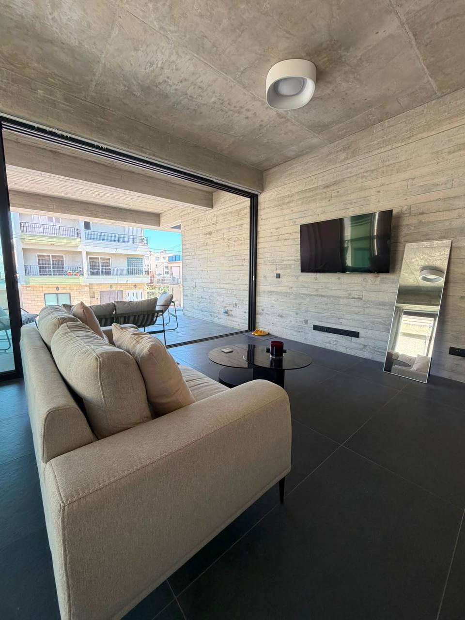 2 Bedroom Apartment for Rent in Limassol – Mesa Geitonia