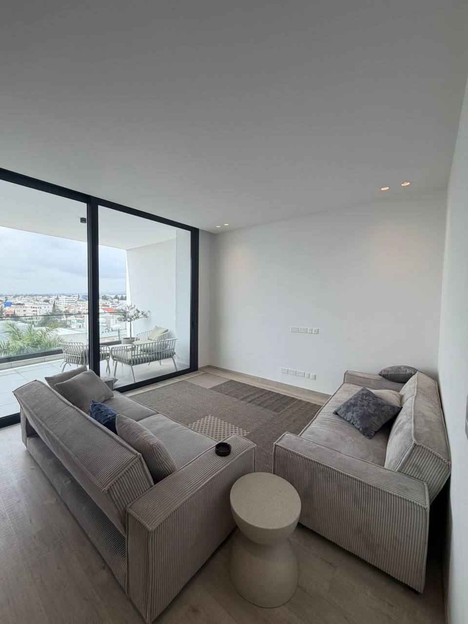 3 Bedroom Apartment for Rent in Limassol – Mesa Geitonia