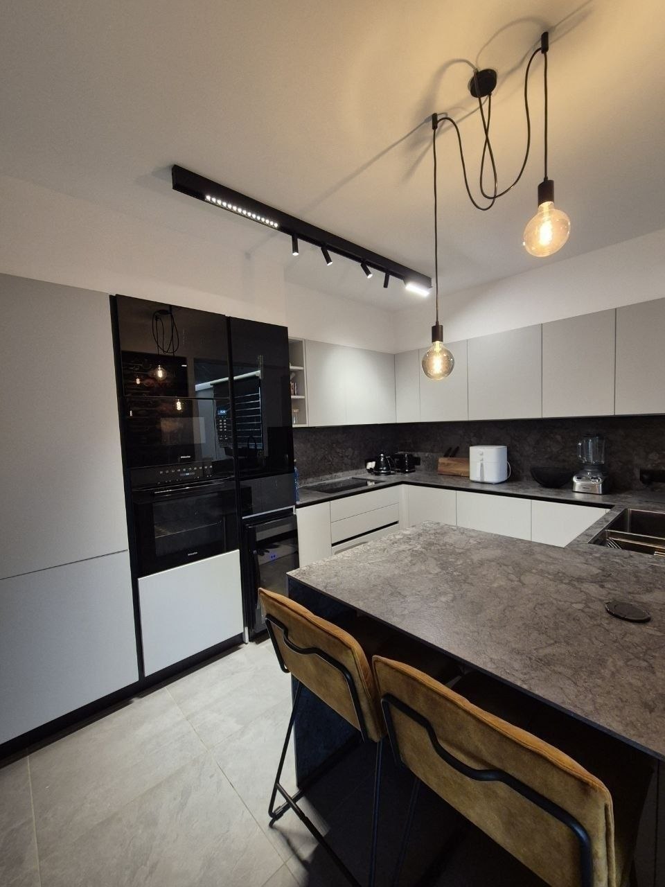 2 Bedroom Apartment for Rent in Limassol – Mesa Geitonia