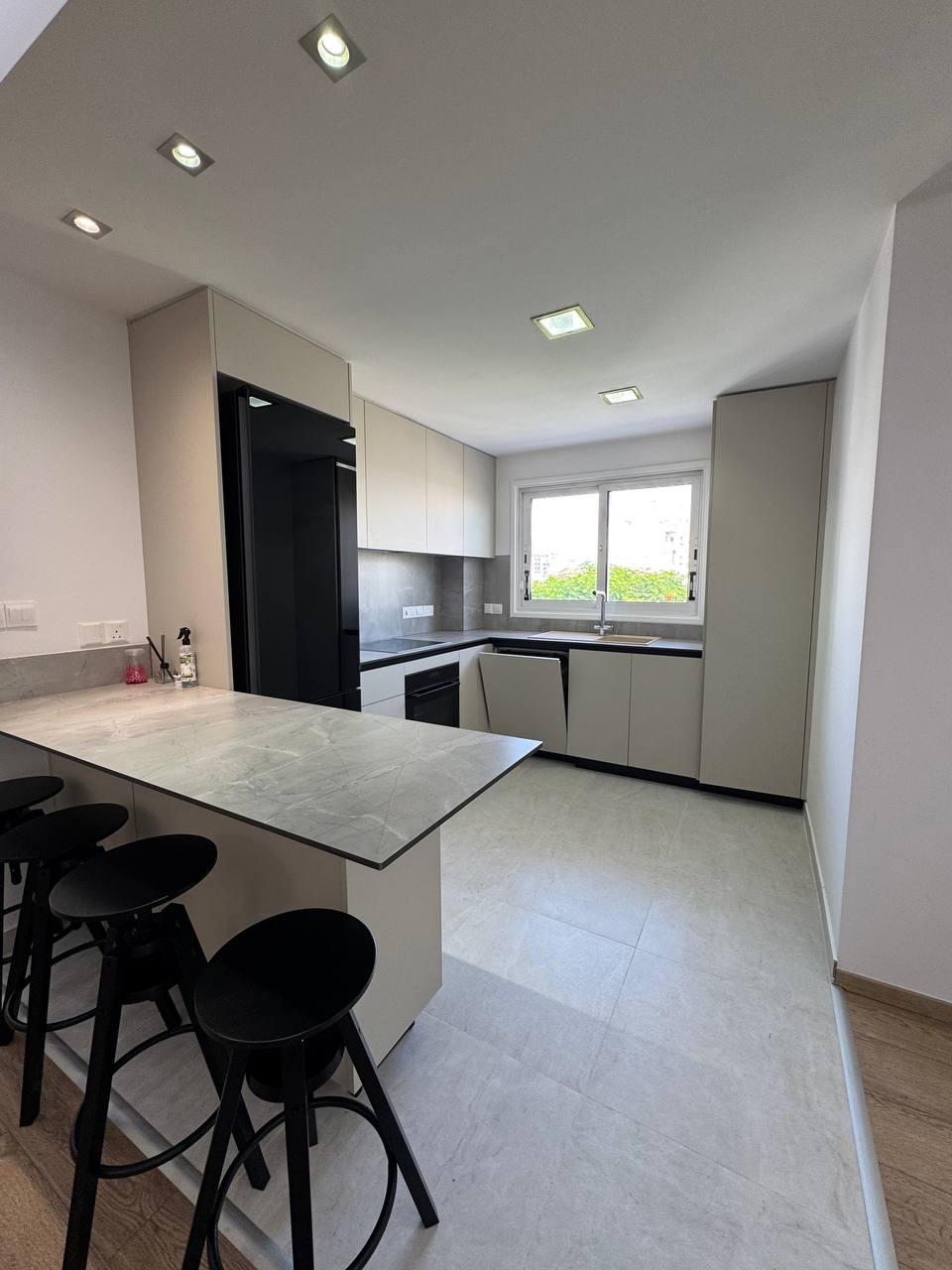 3 Bedroom Apartment for Rent in Limassol – Kapsalos