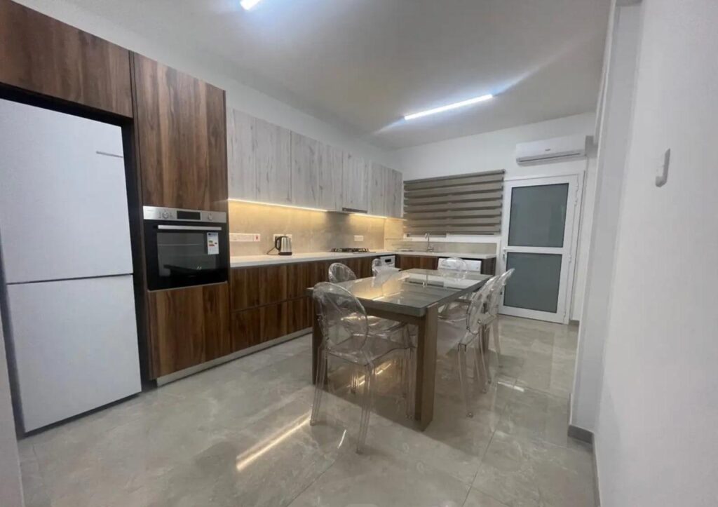 3 Bedroom Apartment for Rent in Limassol – Petrou kai Pavlou