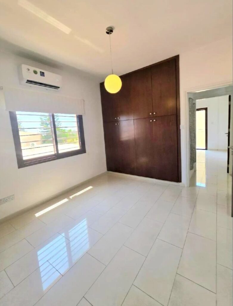 3 Bedroom Apartment for Rent in Kato Polemidia, Limassol District