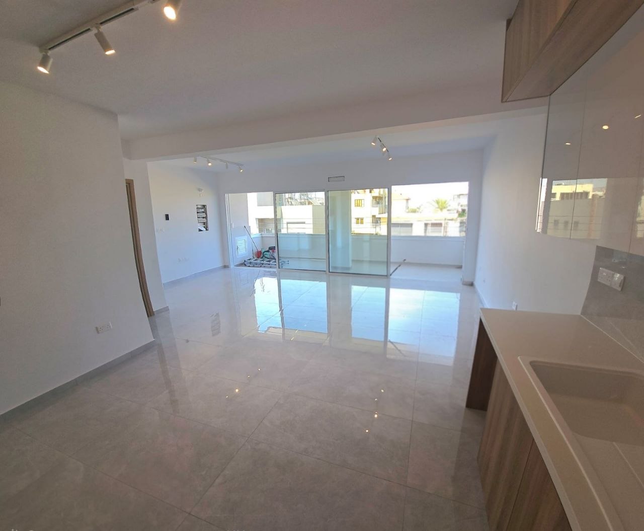 3 Bedroom Apartment for Rent in Kato Polemidia, Limassol District