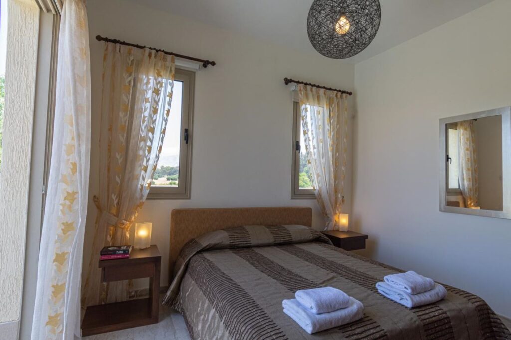 3-bed beachfront villa with pool in Polis Chrysochous photo 16