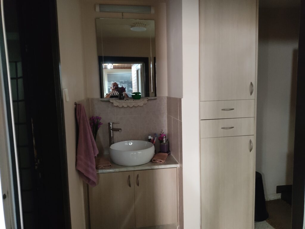 3-bed furnished house for sale in Livadia Larnakas photo 9
